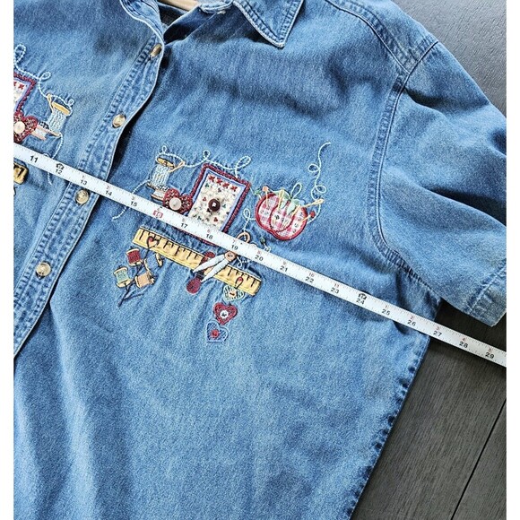 Vtg Bobbie Brooks Quilter Sew Crafter Denim Embroidered Shirt Womens 22W/24W - Picture 5 of 9